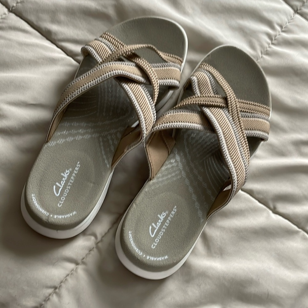 Clark Cloudstepper Sandals